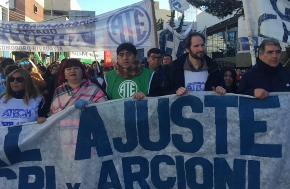 Hoy se movilizan los estatales en Comodoro y Arcioni recibe los gremios en Rawson