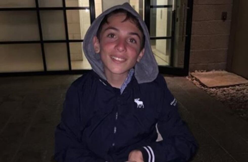 Distinguen a Thiago Felstinsky, el joven que lidera una campaña mundial para investigar el gen de su enfermedad degenerativa