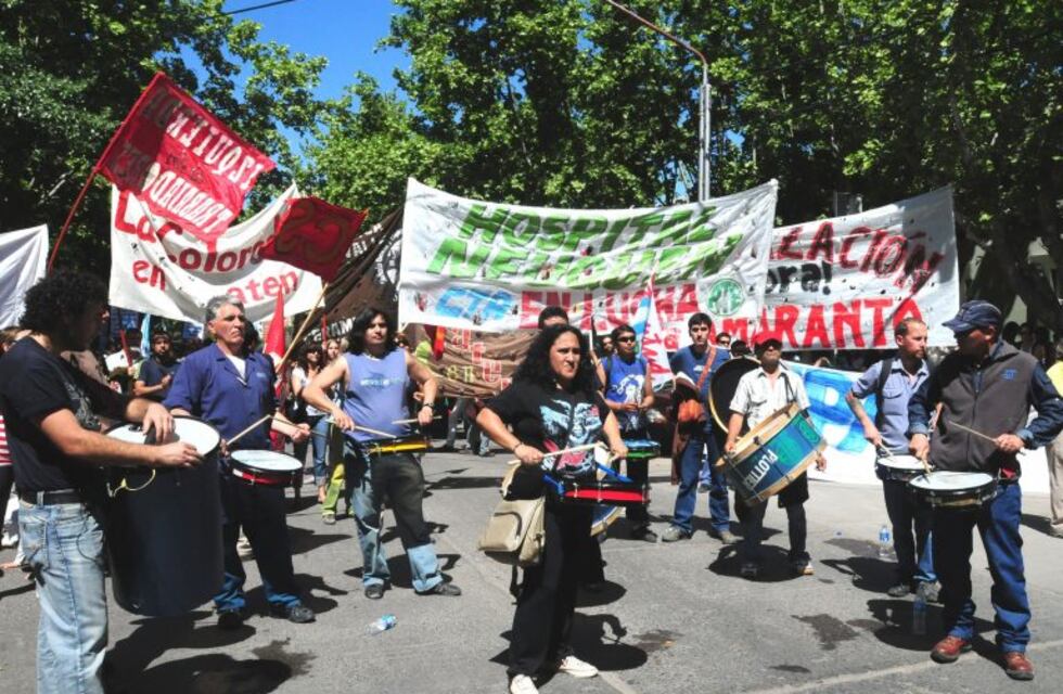 Cortes y protestas en el centro de Neuquén