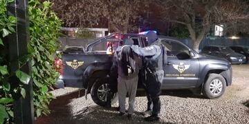 Detuvieron a una pareja que vendía estupefacientes en una verdulería\u002E