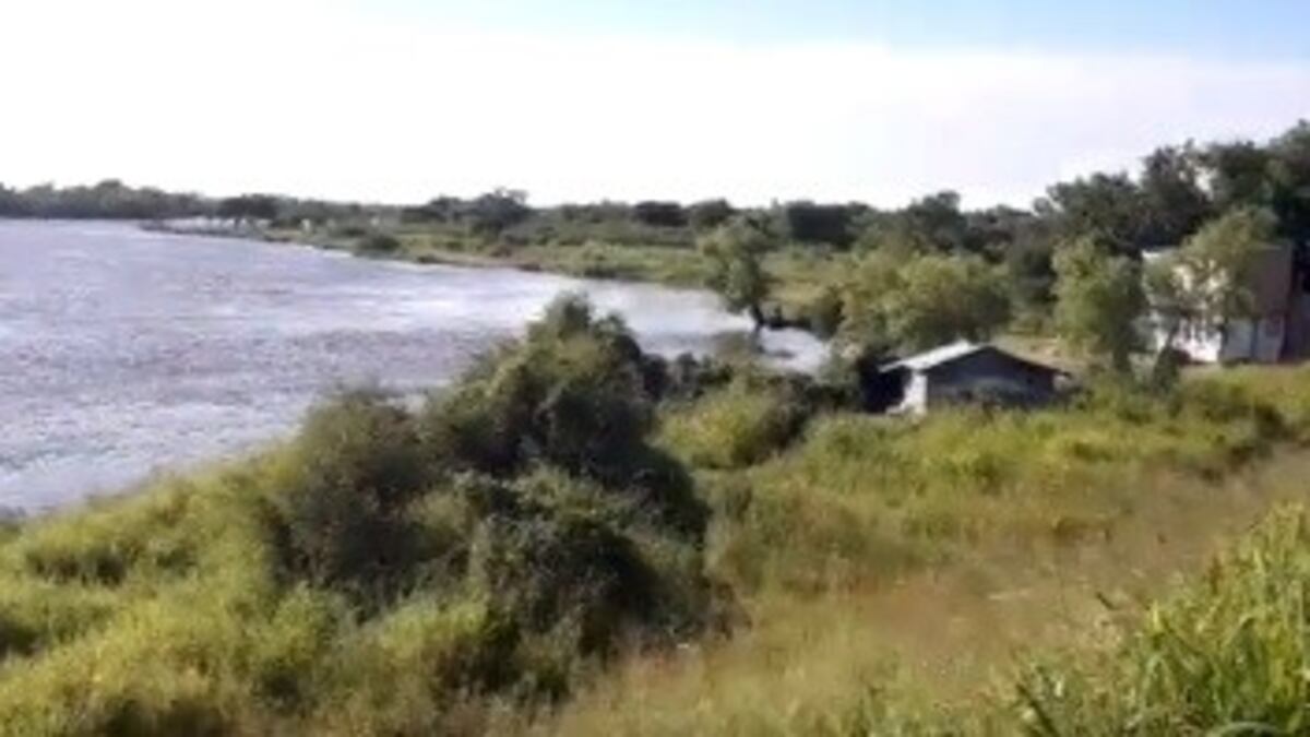 El río Colastiné, donde cayó un nene este lunes por la tarde\u002E (Radio EME)