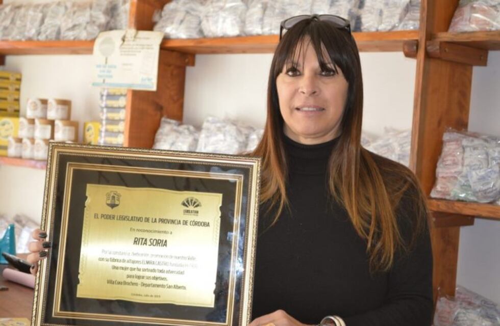 Rita Soria entre las mujeres reconocidas por la legislatura