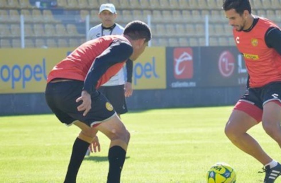 El lateral derecho Cristian Báez se suma hoy a Godoy Cruz