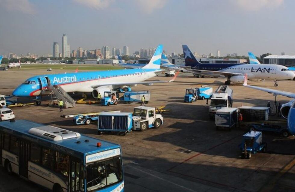 Un piloto privado interfirió las comunicaciones en Aeroparque