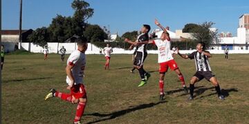Atlético Posadas se impuso a Huracán en el fútbol posadeño\u002E (Liga Posadeña de Fútbol)