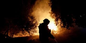 En Chile, hay 38 incendios forestales activos y hasta el momento 107 viviendas resultaron dañadas.