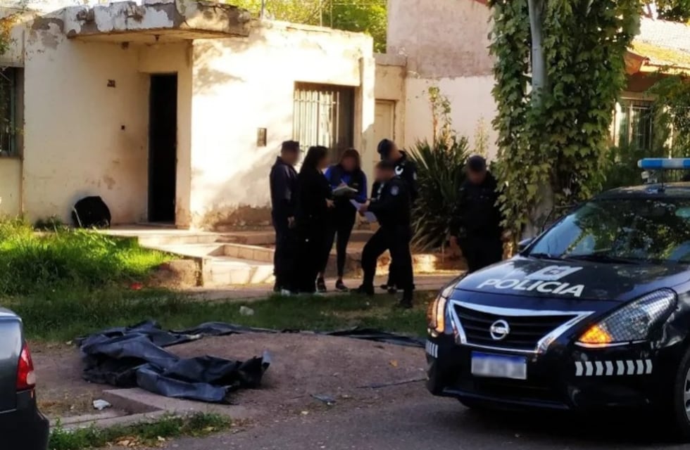 Encontraron a un hombre muerto en Mendoza en una casa toda revuelta