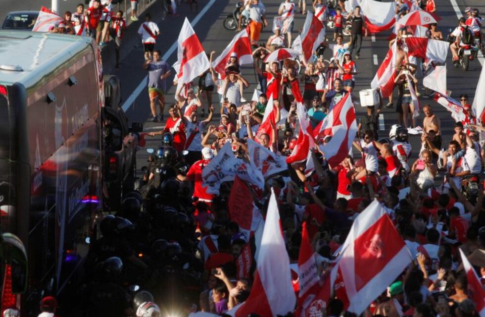 Así fue la caravana de River rumbo al Monumental