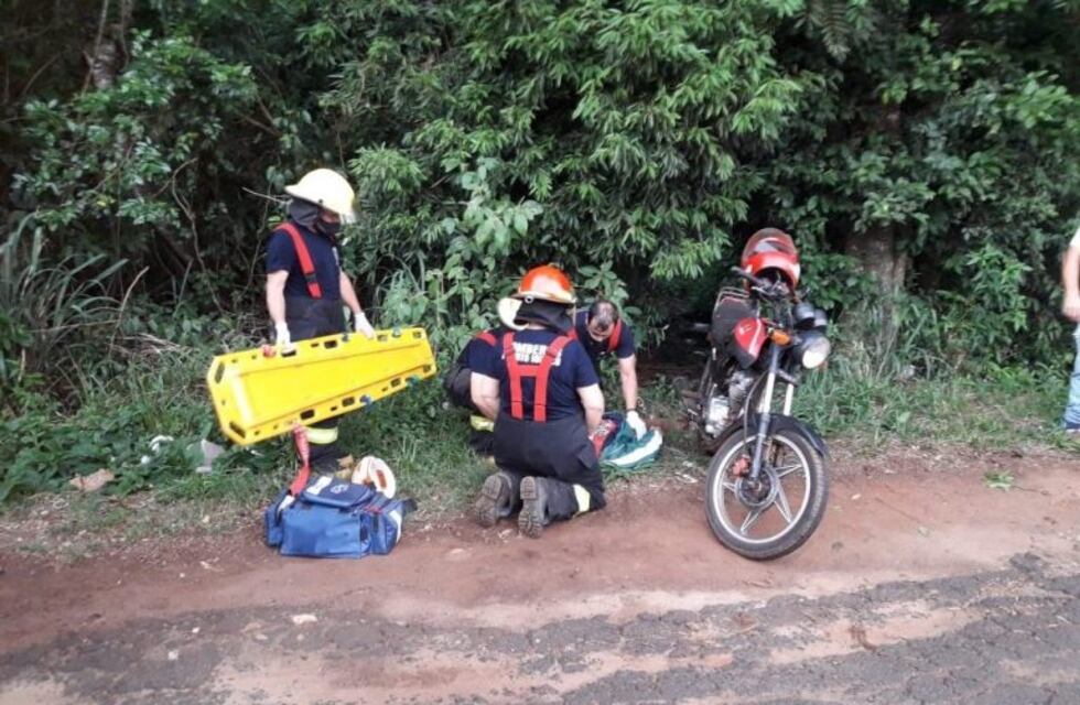 Un motociclista despistó sobre la ruta nacional 12 en Puerto Iguazú