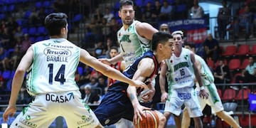 Lo de Atenas fue más que digno, pero la reacción no fue suficiente y sigue último\u002E