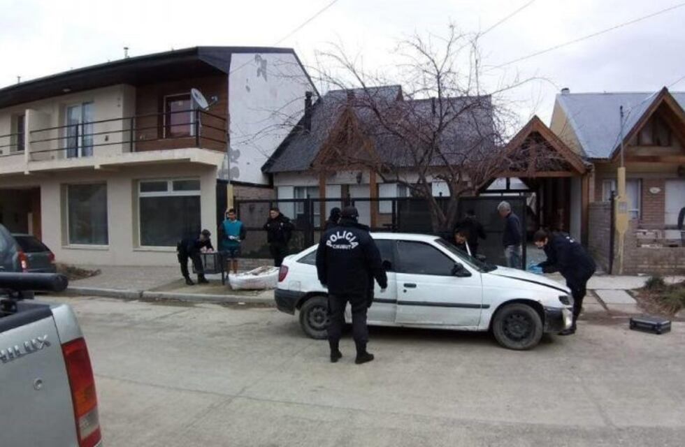 Secuestran auto y arma que estarían vinculados al robo en Tribunales