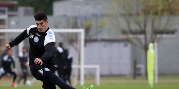 Joel Amoroso espera debutar con la camiseta Celeste en la Copa Argentina, ante Atlanta\u002E