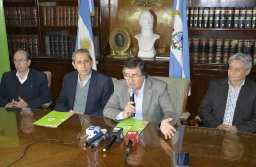 El Gobierno anunció mejoras salariales para los estatales