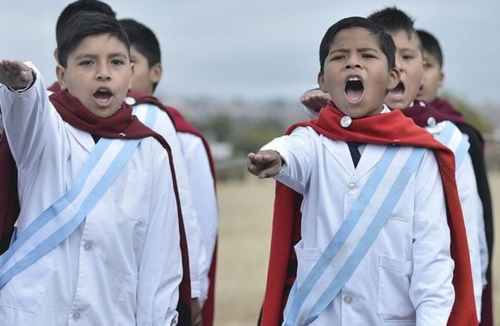 Campo de la Cruz: alumnos de cuarto grado prometieron lealtad a la bandera
