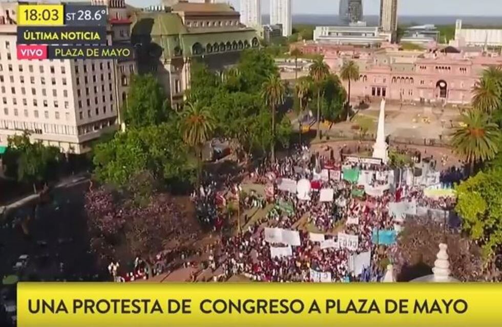 Gremios y movimientos sociales se manifestaron en Plaza de Mayo