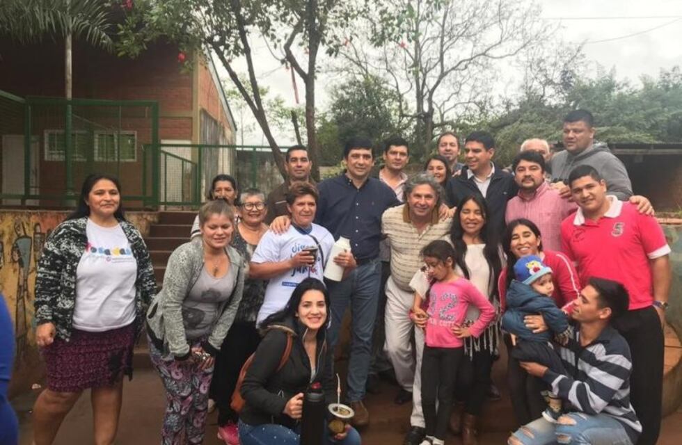 Losada cerró su campaña recorriendo los barrios de Posadas