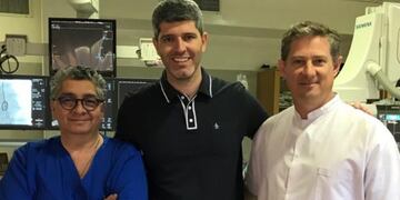 El doctor  Ariel Szyszko del Hospital Escuela, y el equipo que lo acompañó en la colocación del desfibrilador\u002E (Facebook del Madariaga)