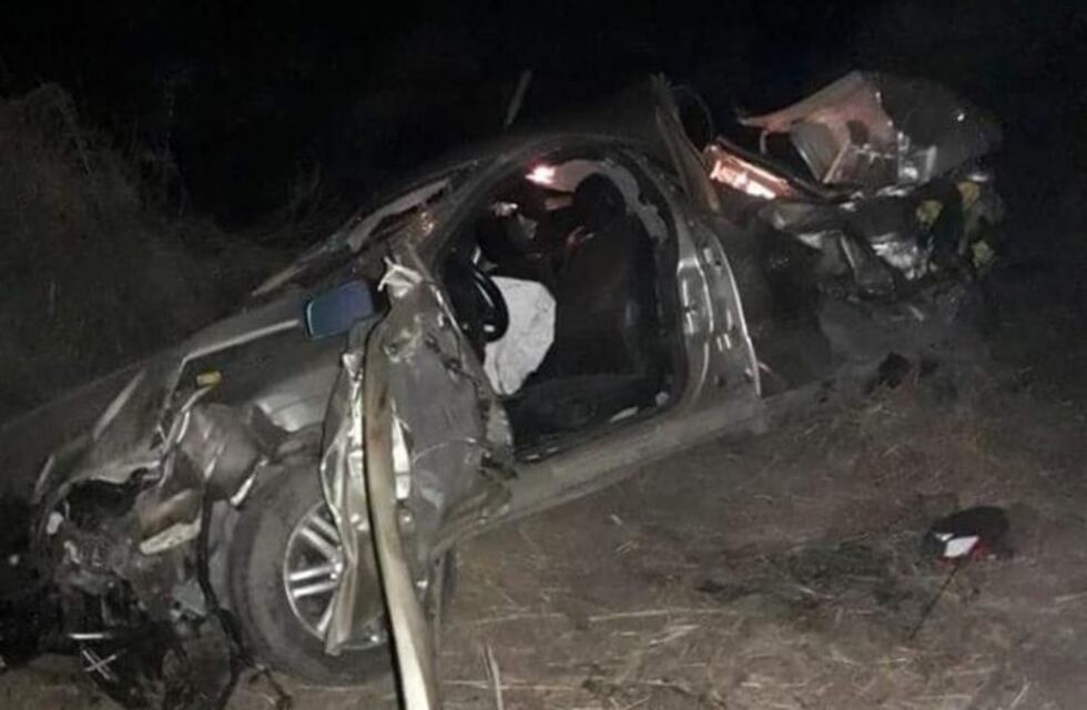 Dos muertos tras un choque de un auto con un camión