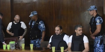 Los hermanos Lanatta y Víctor Schillaci durante el \