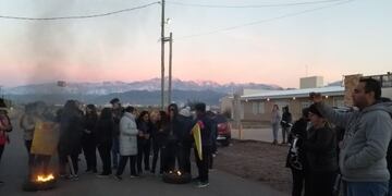 Por falta de gas, padres de alumnos de la escuela \