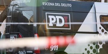 Camioneta de PDI tras brutal crimen a puñaladas