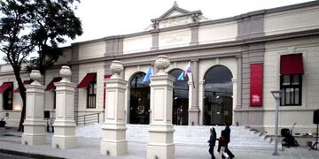 Pareja de jovenes fue detenida por tener relaciones sexuales en el Paseo Cultural de La Rioja