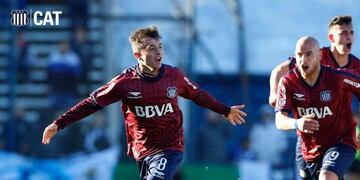 El volante ex Boca le hundió la red al Lobo, en una de las pocas que generó Talleres\u002E