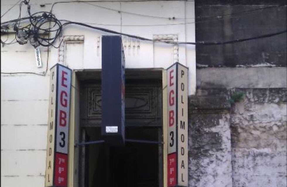 Joven hospitalizado en pelea estudiantil en el Centro Cultural Correntino