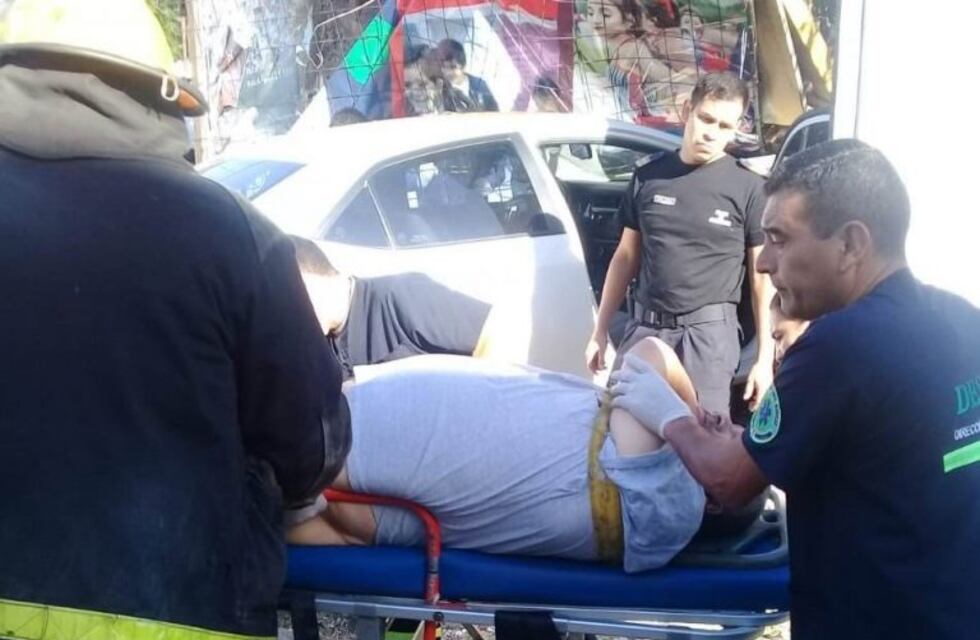 Tuvo un ACV mientras manejaba, choco y murió en el hospital