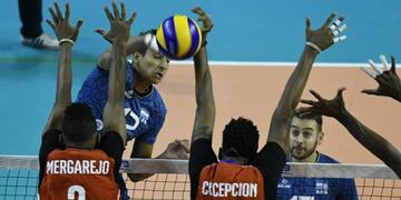 El equipo de Julio Velasco superó a los centroamericanos en sets corridos\u002E (Juan José García)