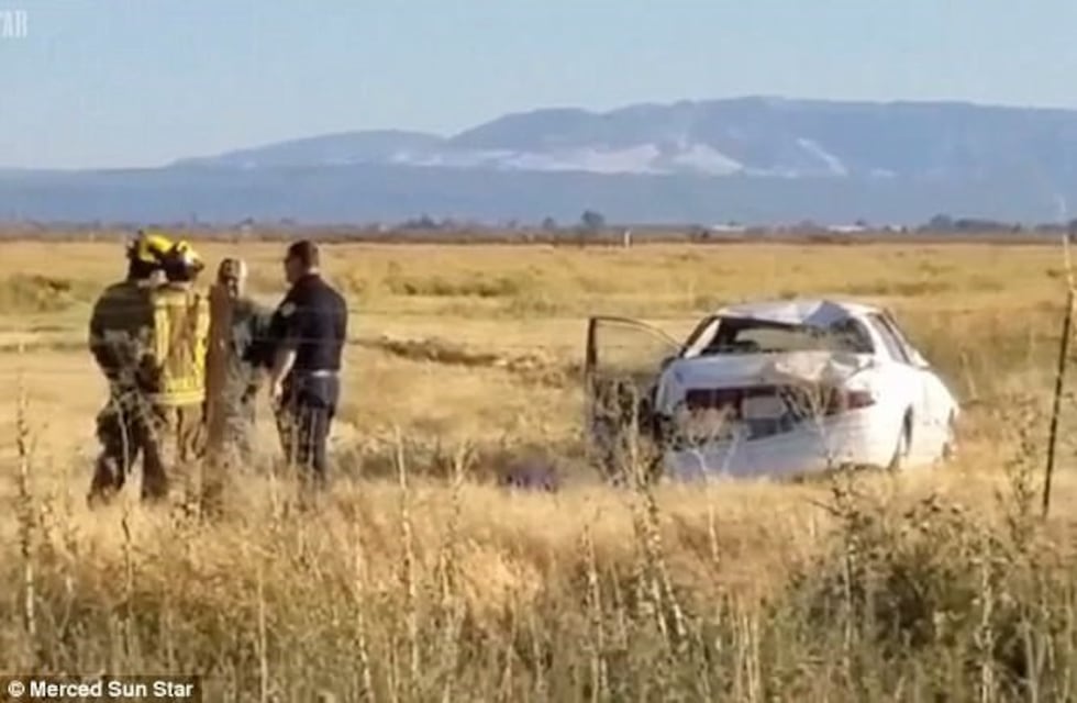 Manejaba mientras se filmaba, se accidentó y provocó la muerte de su hermana