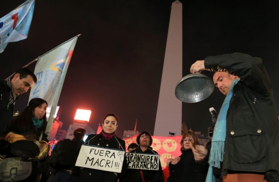 Vecinos protestaron contra el aumento de las tarifas de gas y luz