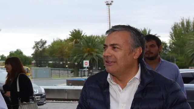 Cornejo se reuniu00f3 con los intendentes de u2018Cambia Mendozau2019 y decidiu00f3 mantener la misma fecha para renovar autoridades legislativas.
