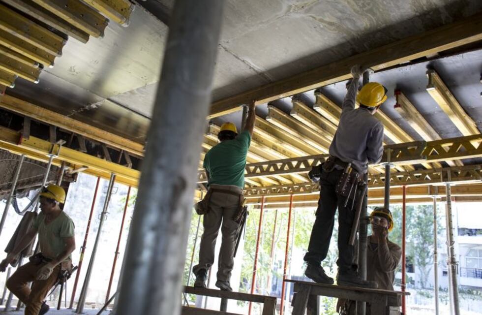 El índice de precios mayoristas subió 0,9% y el costo de la construcción 1,3%