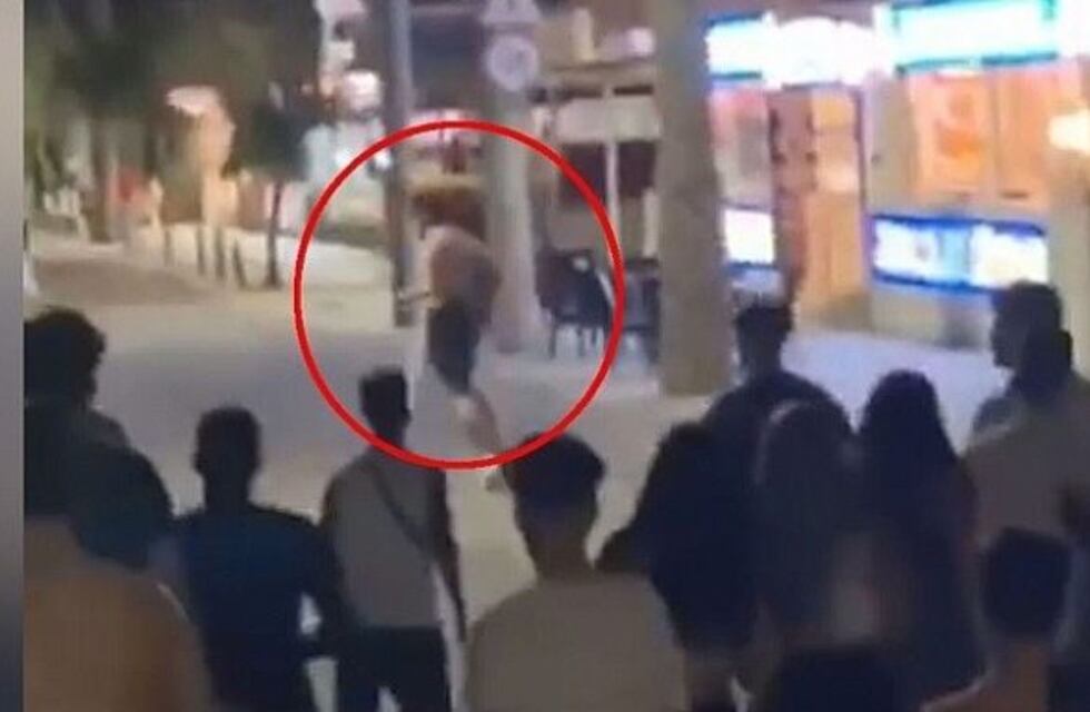 España: quiso defender a su hermana que había sido abusada en grupo y lo golpearon brutalmente