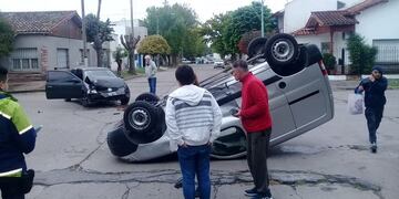 Choque y vuelco / Transporte/Tránsito MGP (@TyTMardelPlata)