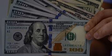 Tras el anuncio de Macri, se dispara el dólar y se vende a $34,20 en el Banco Nación\u002E Foto: AFP\u002E