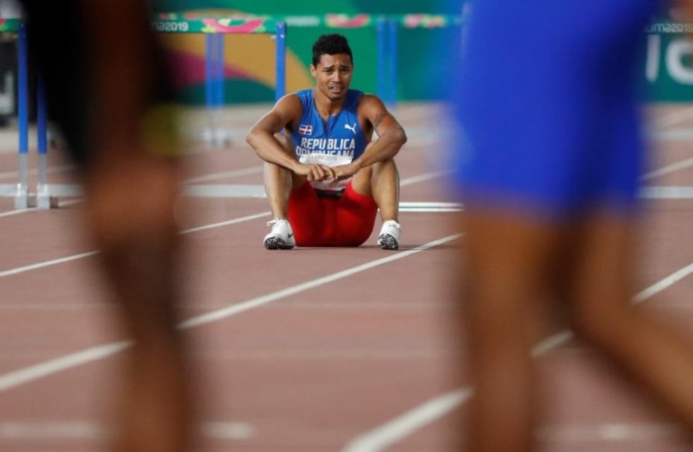 Juegos Panamericanos: un corredor se cayó y rompió en llanto en medio de la pista