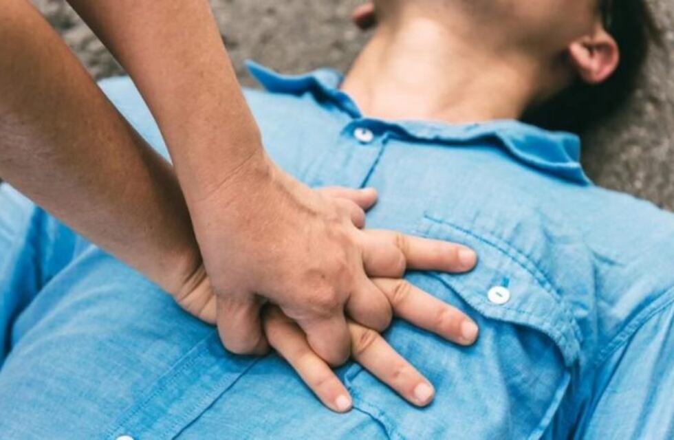 Talleres de RCP y uso de matafuegos a empleados de comercio