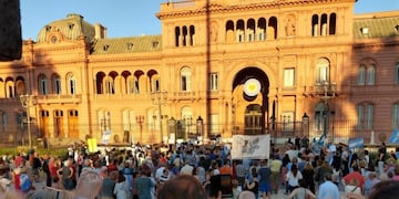 Manifestación por jubilaciones (Foto:Twitter Eduard Cangeli)