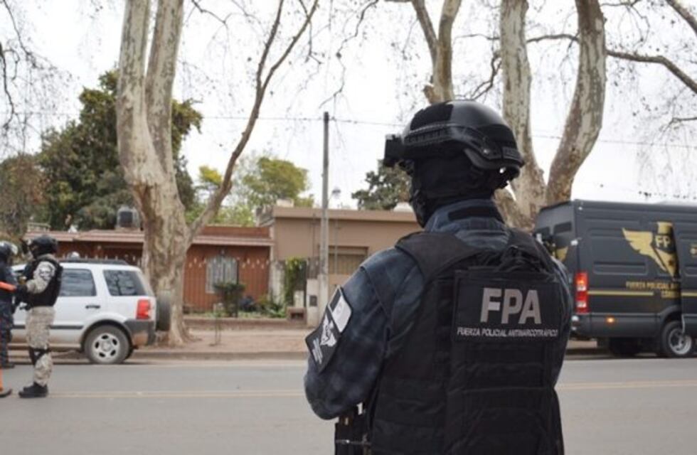 La FPA secuestró droga a jóvenes en Caroya