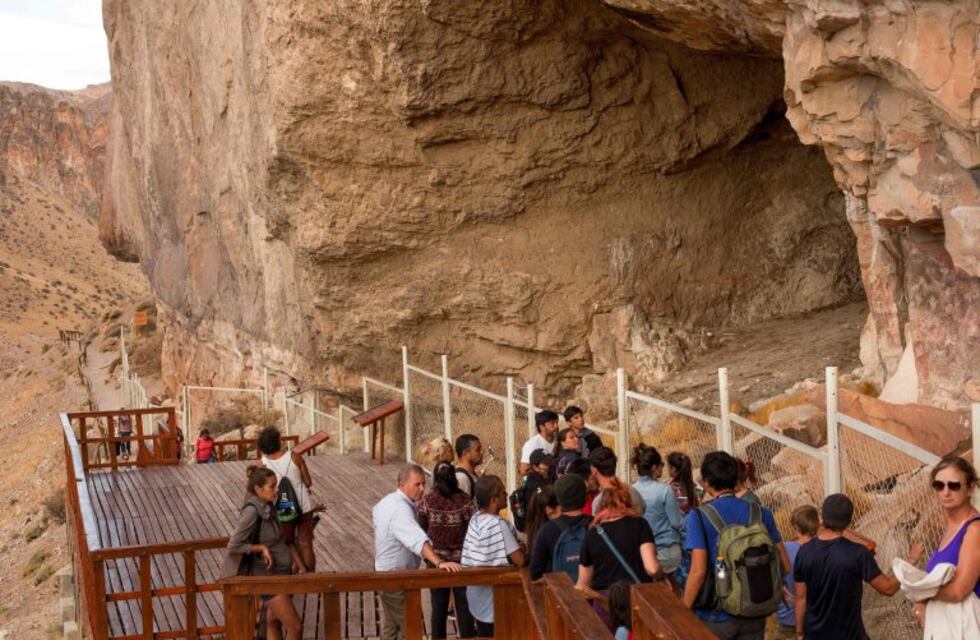 Se firmó la escritura de las tierras del Parque Provincial Cuevas de las Manos
