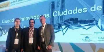 Etchevery junto a parte de su equipo de trabajo luego de la presentación en Buenos Aires\u002E