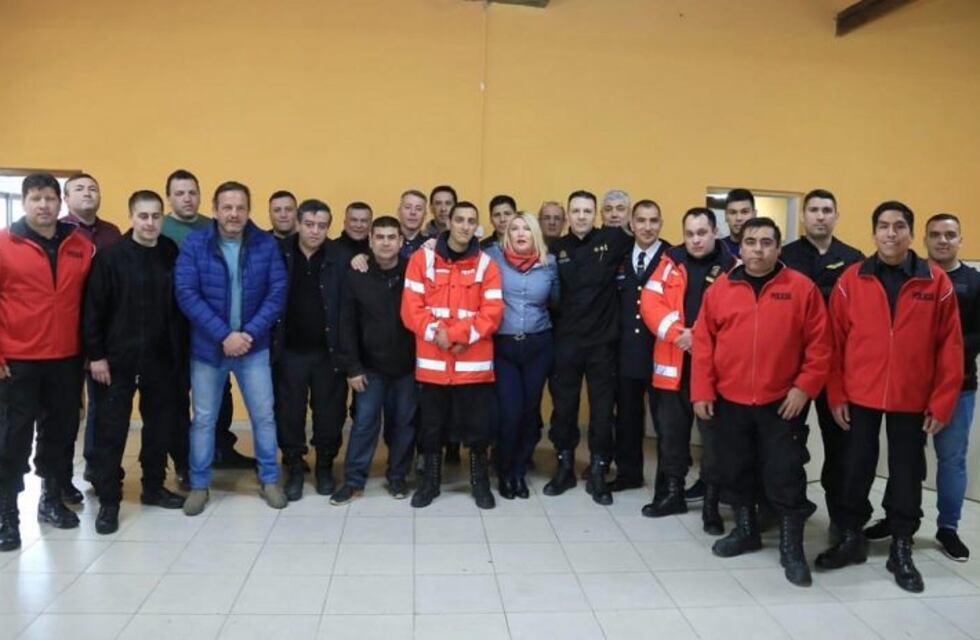 Bertone anunció el pago de un bono de $10.000 para todos los empleados Estatales