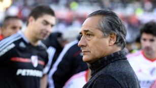 Juan José López jugó en River y en Talleres, y dirigió a los dos equipos. Con descensos a cuestas (La Voz archivo).