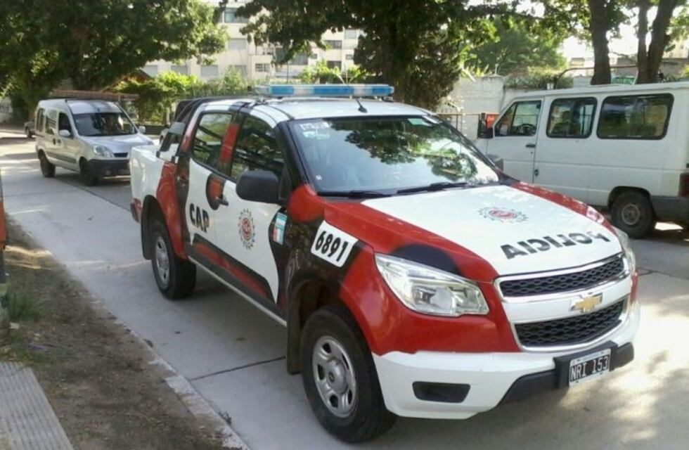 A plena luz del día, joven intentó robarle la cartera a una mujer en Carlos Paz