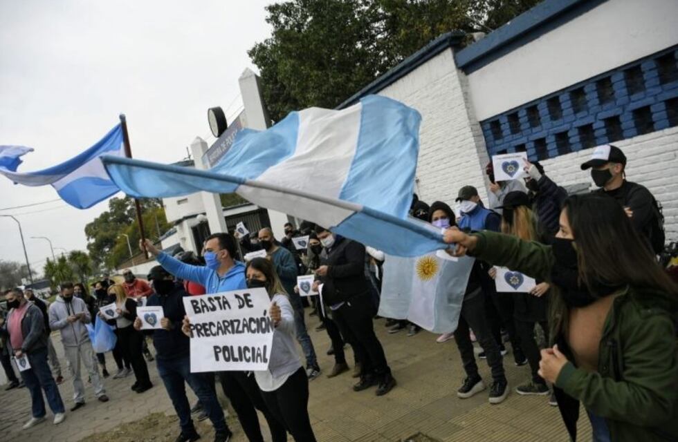 Sain sobre la protesta frente a la Jefatura: "A mi no me van a apretar estos cachivaches"