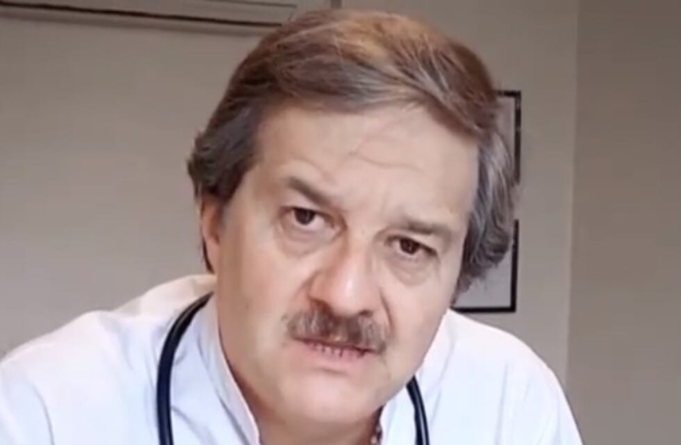 El video viral de un médico tucumano sobre el uso del casco
