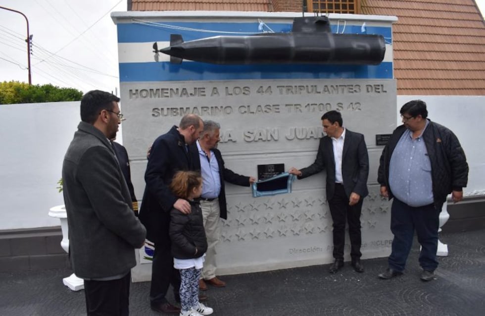 Comandante Luis Piedra Buena: inauguran monumento homenaje al "ARA SAN JUAN"
