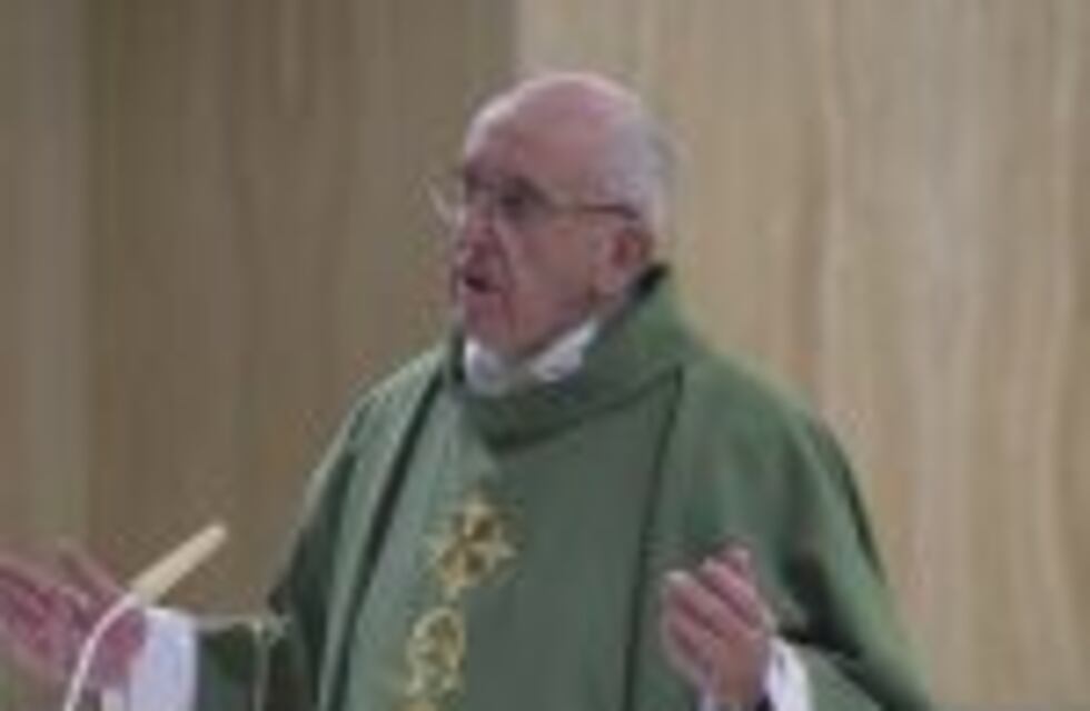 El Papa expresó su pesar por el fallecimiento de Castro y pidió por su descanso